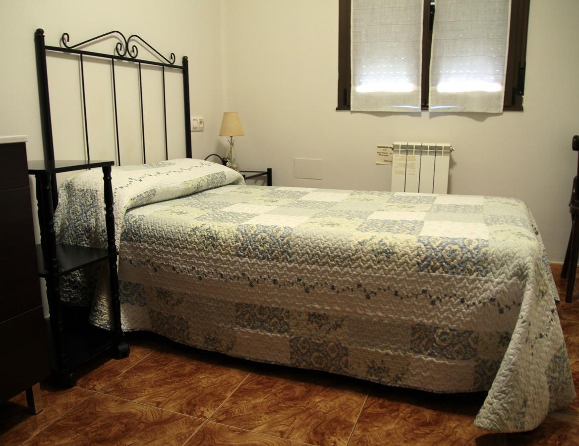 Hostal Pachin Mieres  Exterior photo